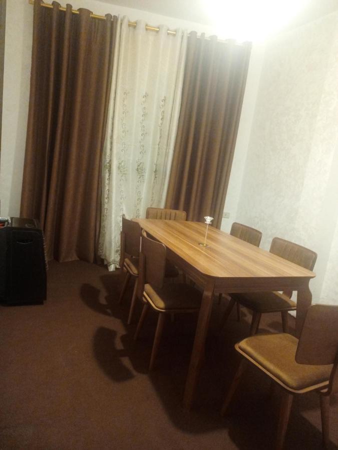 Jarajreh Apartments/ Hotel Karak Bagian luar foto