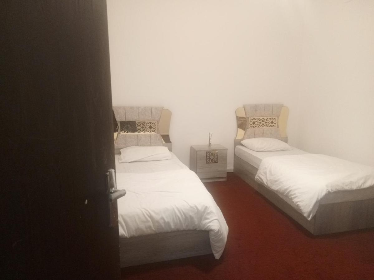 Jarajreh Apartments/ Hotel Karak Bagian luar foto