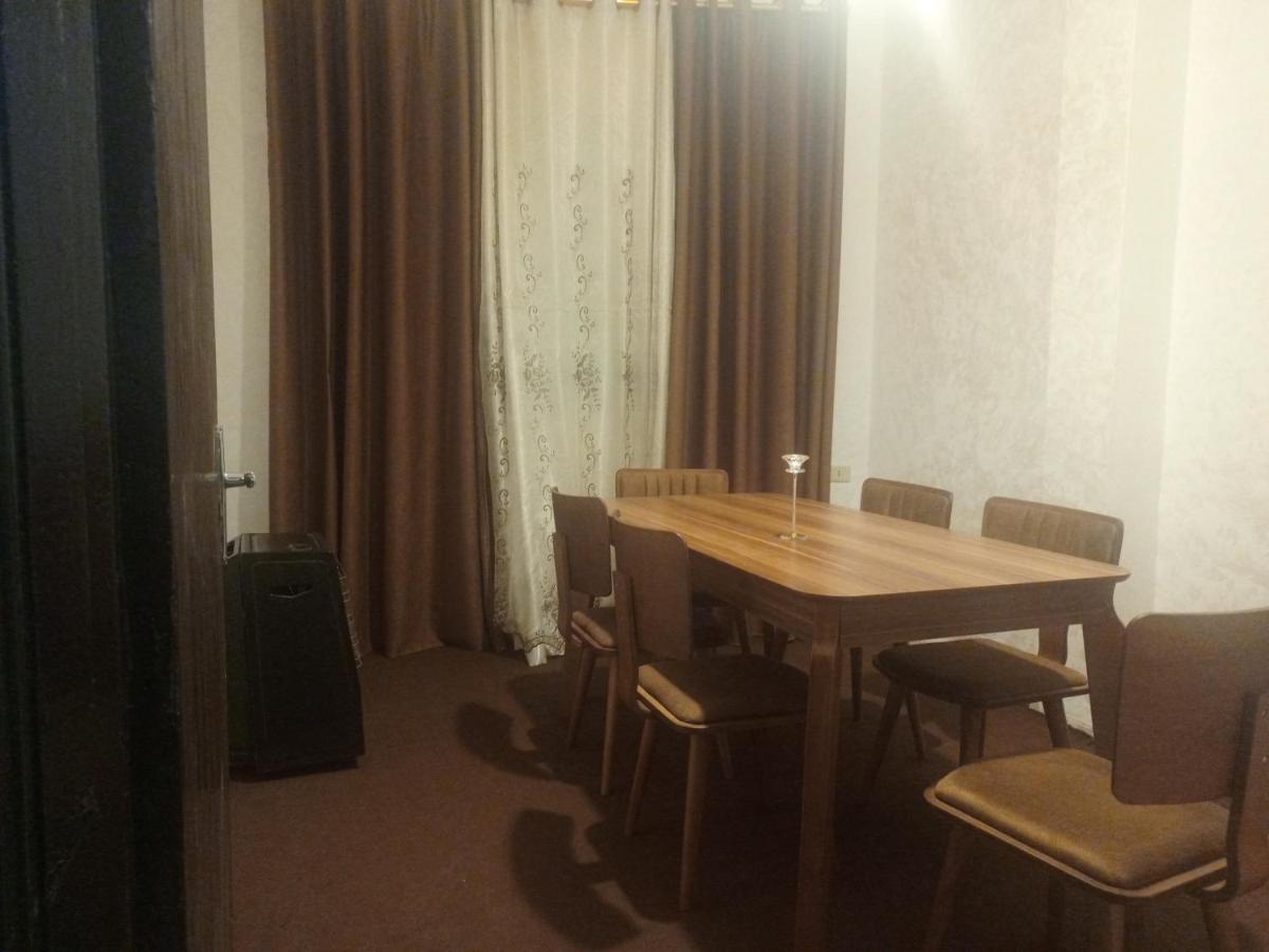 Jarajreh Apartments/ Hotel Karak Bagian luar foto
