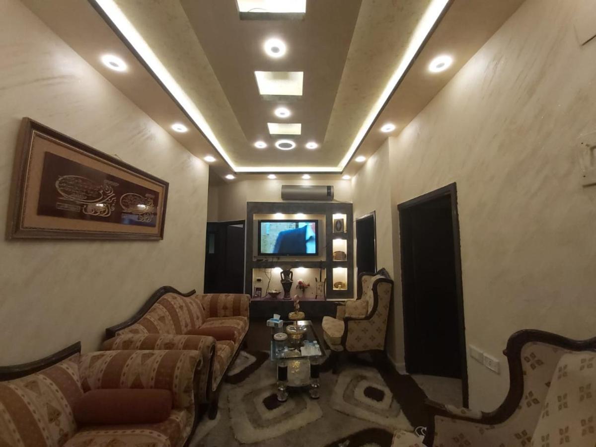 Jarajreh Apartments/ Hotel Karak Bagian luar foto